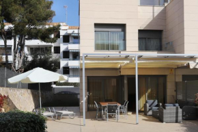 AT014 A pocos metros de la playa, equipamiento completo, piscina comunitaria